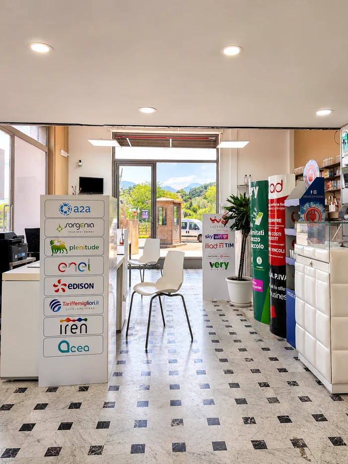 Interno negozio TariffeMigliori.it per consulenza luce gas e fibra